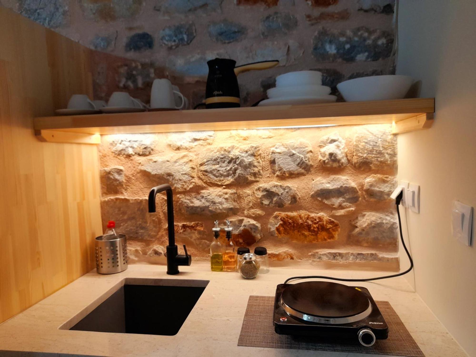 Appartement The Two Carob Trees, Traditional Stonehouse, Nikandri, Pirgos Diros à Lefkias Extérieur photo